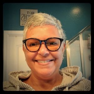 Meet your Posher, Lisa